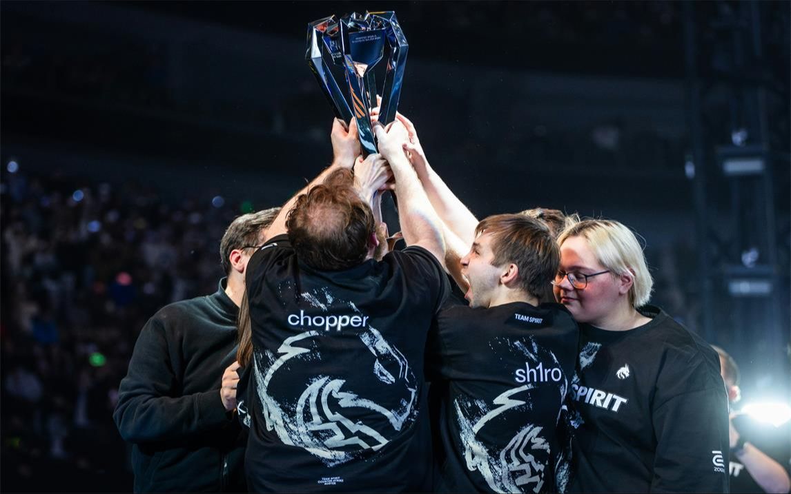 借此撕开广